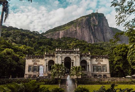 Parque Lage: Rio de Janeiro's Magical Oasis of Art and Nature!