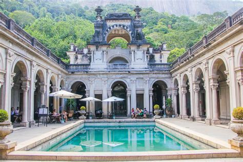  Parque Lage: Rio de Janeiro’s Hidden Gem of Art and Lush Nature!